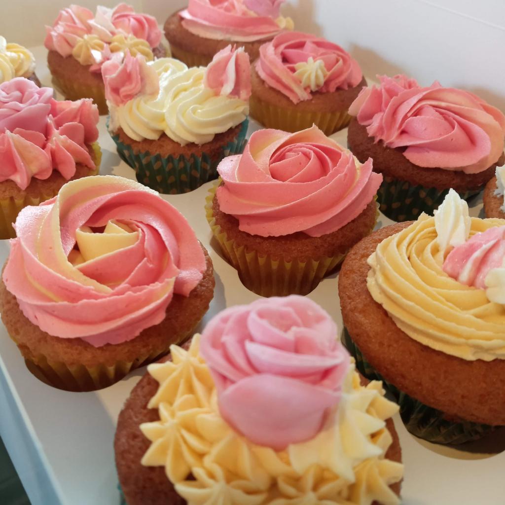 Cup Cake Decorating MK Cookery School